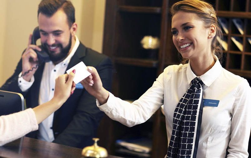 Conheça As Características Essenciais De Uma Boa Recepcionista Na Hora De Contratar Novos Funcionários