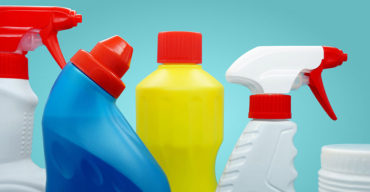 Embalagens de produtos de cloro e água sanitária